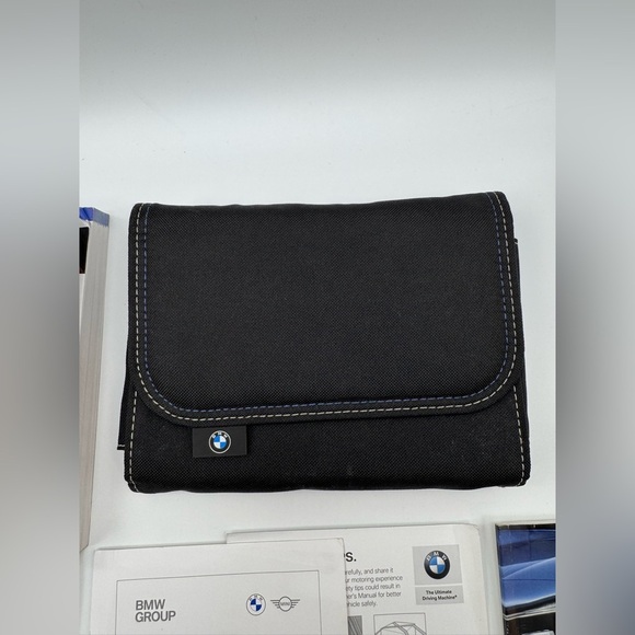 BMW 5 Series Sedan Owners Wallet Compact Manual Book - Picture 3 of 6